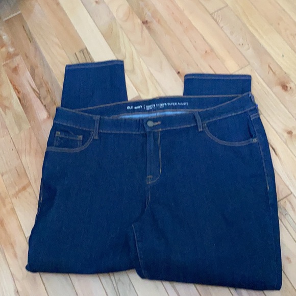 Old Navy Women’s Jeans - Picture 4 of 8